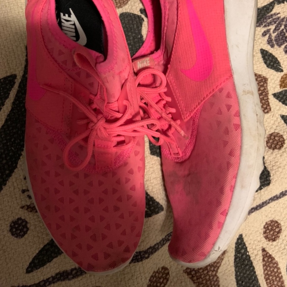 Women’s Nike juvenate